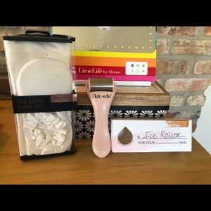 The satin sleep set and ice roller